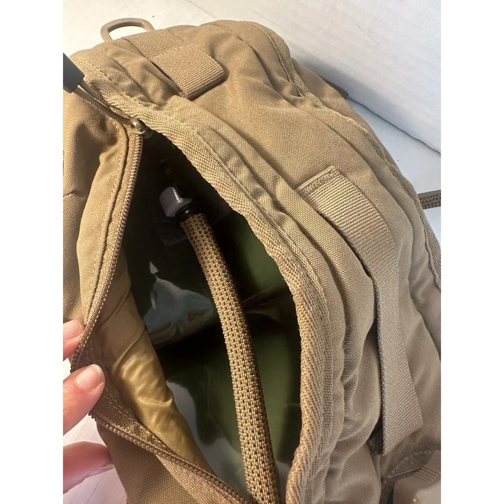 Vagabond Systems USMC Tactical 3L Hydration Pack Coyote Brown Adjustable